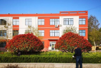 高兴镇小学中心校阅读区