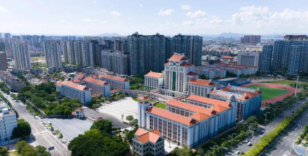石狮石光华侨联合中学阅读区