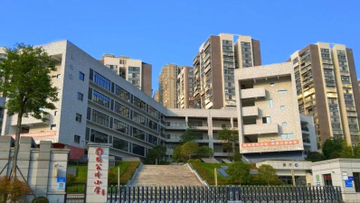 重庆市万州区鸡公岭小学阅读区