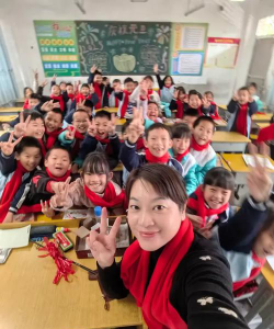 韶关市翁源县官渡镇新陂小学阅读区