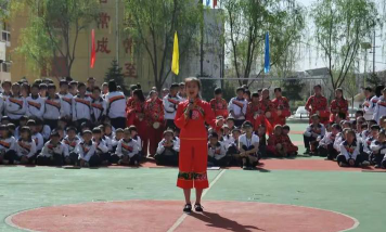 化子坪镇中学阅读区