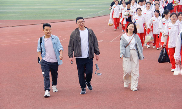 遵义县南白镇后坝中学阅读区
