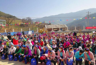 维西县塔城镇中心完小阅读区