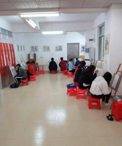 龙川县丹青书画培训有限公司阅读区