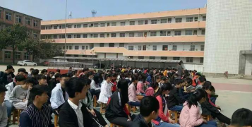郑州高新技术产业开发区石佛中学阅读区