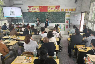 罗江镇中心学校阅读区