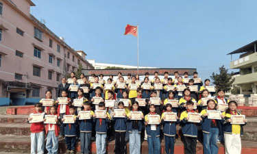 顿谷镇中心小学阅读区