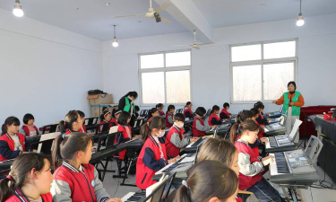 荥阳市城关乡五龙实验学校阅读区