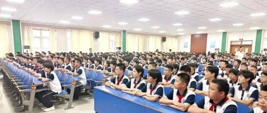 济南市历城区郭店镇中学阅读区