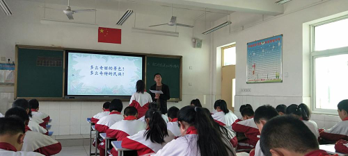 长清区张夏镇青杨初级中学阅读区