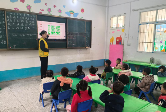 灵台县什字镇中心幼儿园阅读区
