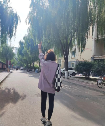 乌鲁木齐市第四十六中学阅读区