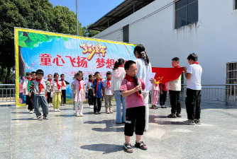 高冲小学阅读区