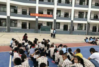 南宁市三塘镇路东小学阅读区