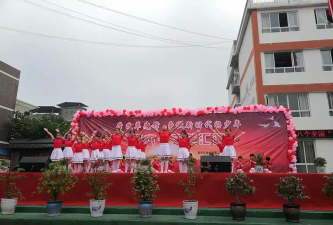 屏锦镇第二中心小学阅读区