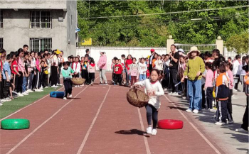 西乡县桑园镇初级中学阅读区