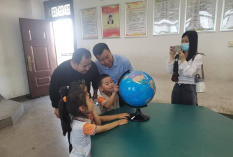 西安市灞桥区新兴小学阅读区