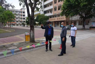 白沙镇萃英中学阅读区