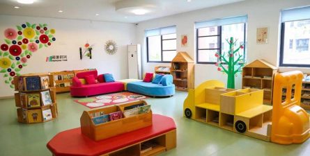 河源市源城区金摇篮国际幼儿园阅读区