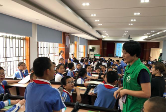深圳市光明爱华小学阅读区