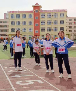 哈密市第五中学阅读区
