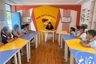 新疆八一钢铁集团有限责任公司第二小学阅读区