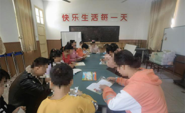 渌口镇湖塘学校阅读区