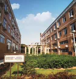 深圳市宝安区明德外语实验学校阅读区
