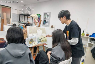 黄山市鼎画室文化传播有限公司阅读区