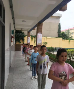 礼泉县北屯乡中心小学阅读区