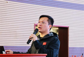 龙山县珑凰教育培训学校有限公司阅读区