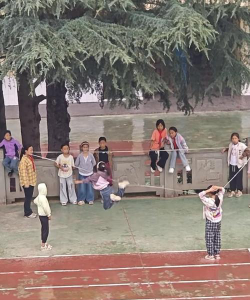 八公里小学阅读区
