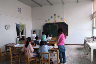 吐鲁番市三堡乡中心小学阿瓦提教学点阅读区