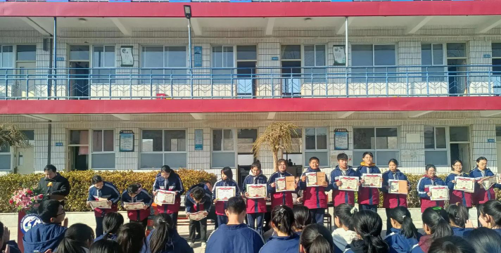 罗庄区第四中学阅读区