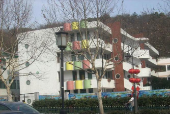西湖小学阅读区
