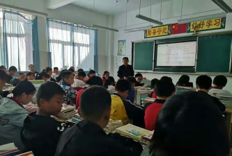 沂南县青驼镇初级中学阅读区