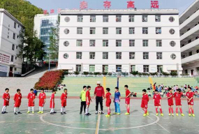 钟山区大河镇大河小学阅读区