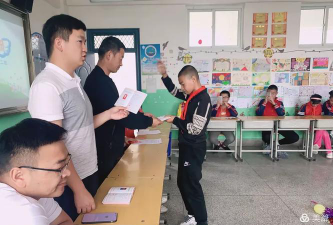 榆中县高崖中心小学阅读区