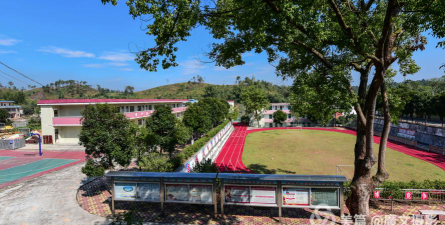 兴宁市下堡中学阅读区