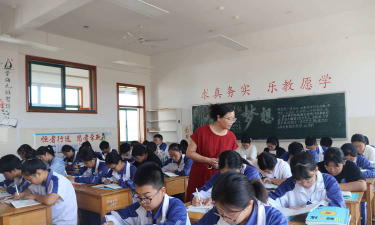苍山县车辋镇中心初级中学阅读区
