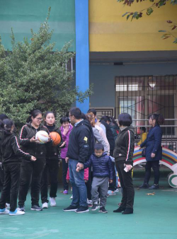 五环保育院阅读区