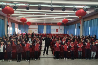 白银区西铜小学阅读区