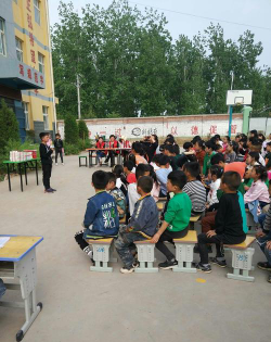 刘家河乡中心小学阅读区