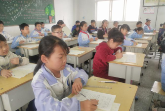 交口镇中心小学阅读区