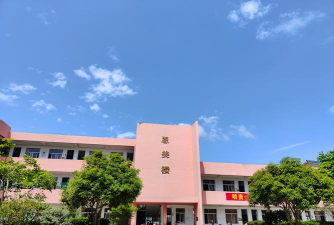 海丰县西坑实验学校阅读区