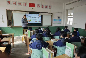 山东省平邑县丰阳镇中学阅读区