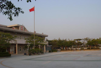 陆丰市碣石镇碣南中学阅读区