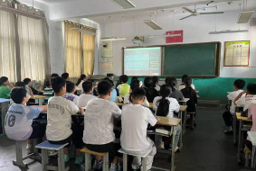 临沭县青云镇初级中学阅读区