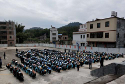 紫金县龙窝镇中学阅读区