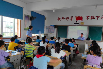 龙窝镇第三中学阅读区